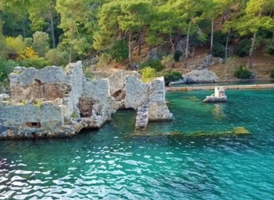 kleopatra koyu ve eşsiz doğa ile deniz manzarası